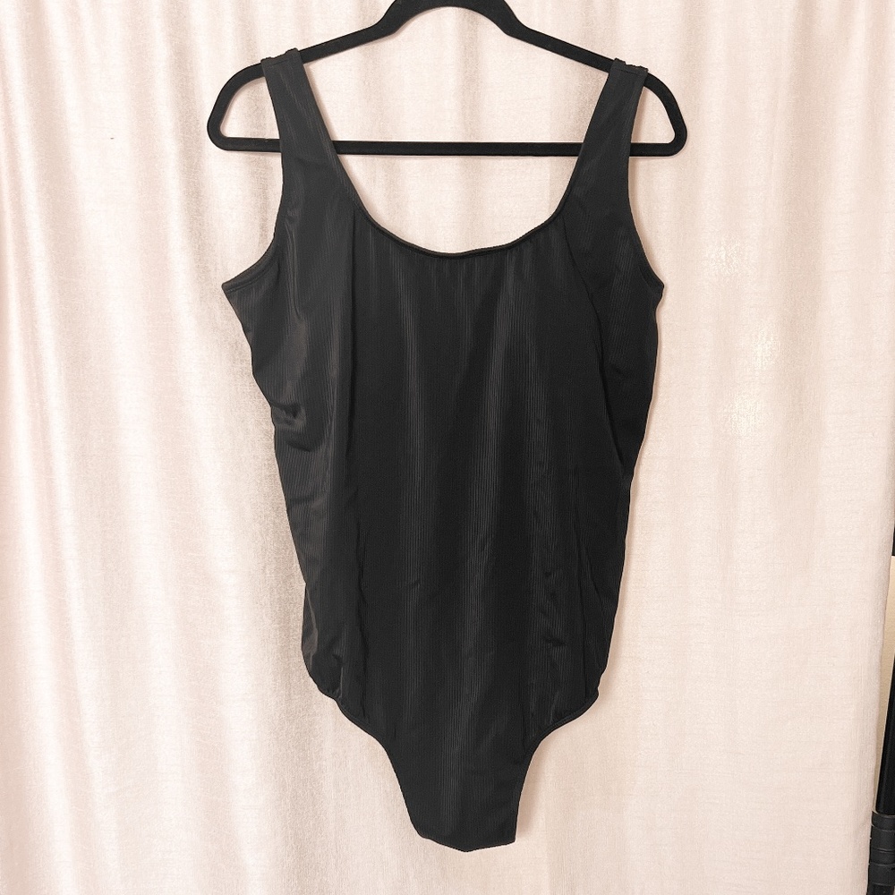 One piece Black Ribbed Bathing Suit w/ Built in Bra Padding Chest Support 2X